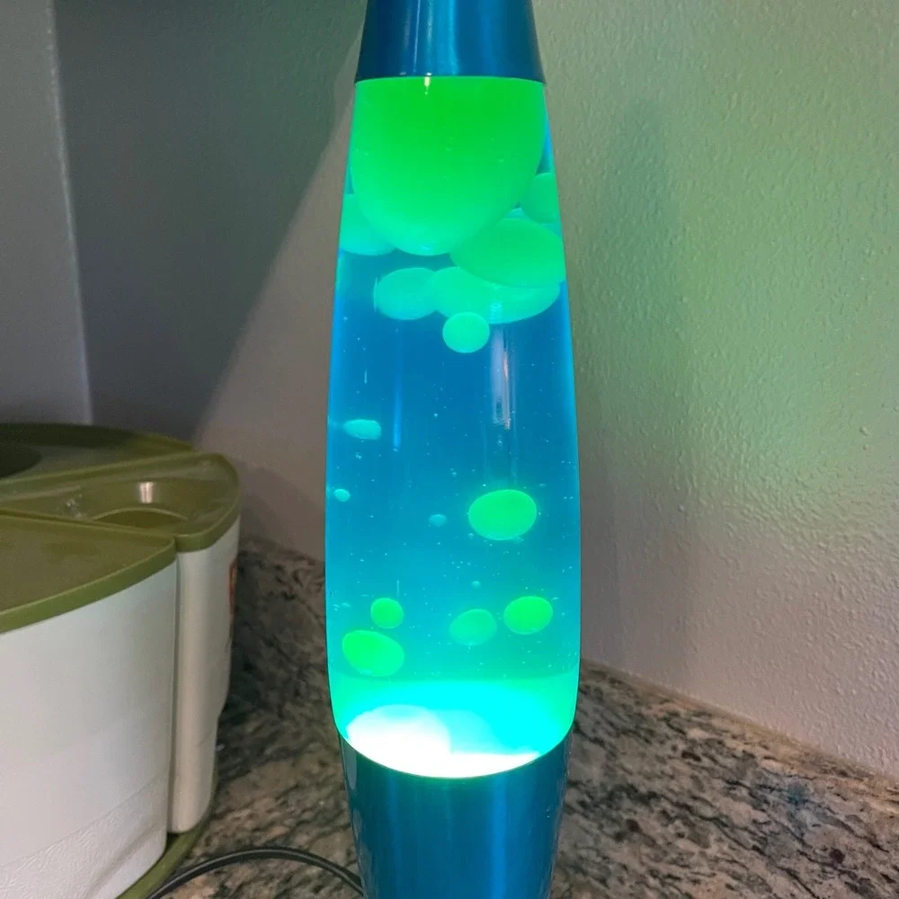 Retro Y2k 17 Inch Lava Lamp Blue Liquid Yellow Wax Chrome‎ Blue Base Rocket